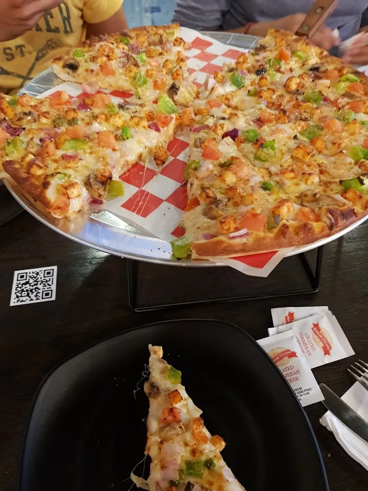 Paneer Pizza Veggie